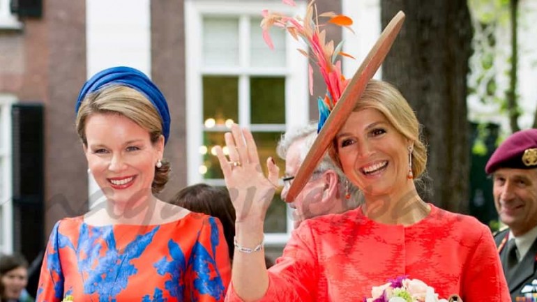 Dos reinas a todo color