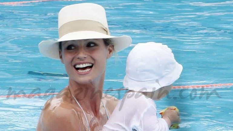 Michelle Hunziker espectacular