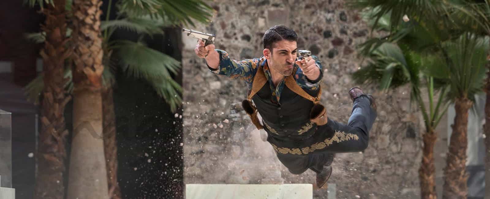 Especial Navidad «Sense8» con Miguel Ángel Silvestre