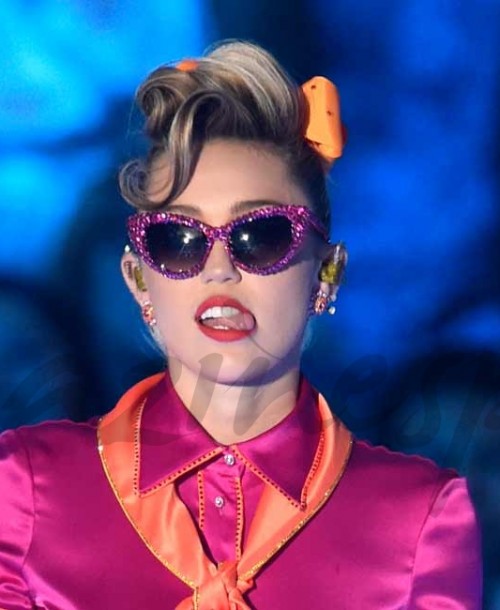 Miley Cyrus la “reina” del escándalo