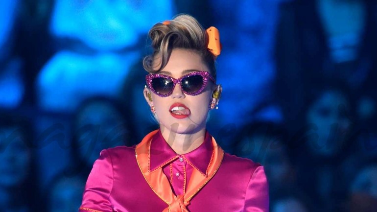 Miley Cyrus la «reina» del escándalo