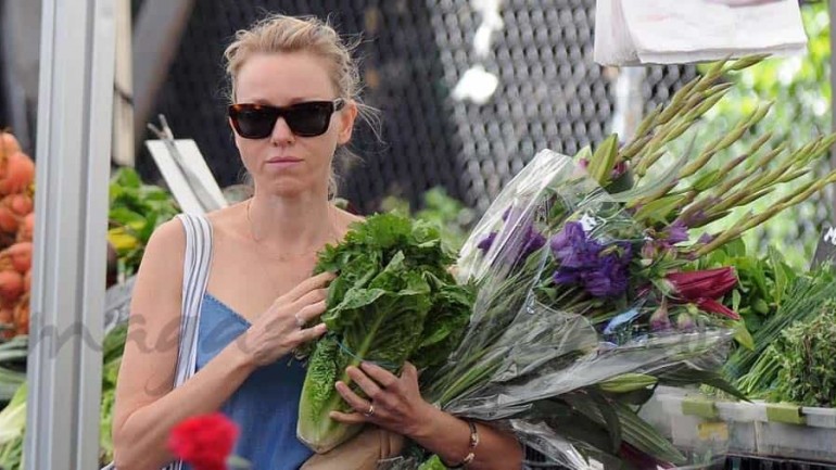 Naomi Watts al mal tiempo buena cara