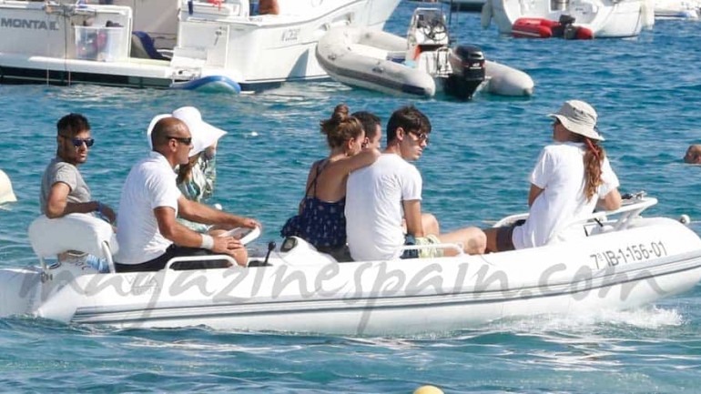 Neymar bajo el sol de la isla pitiusa