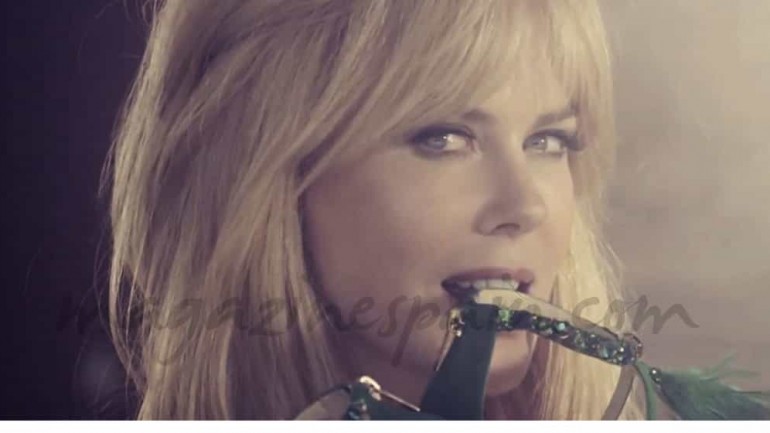 Nicole Kidman juguetona y seductora