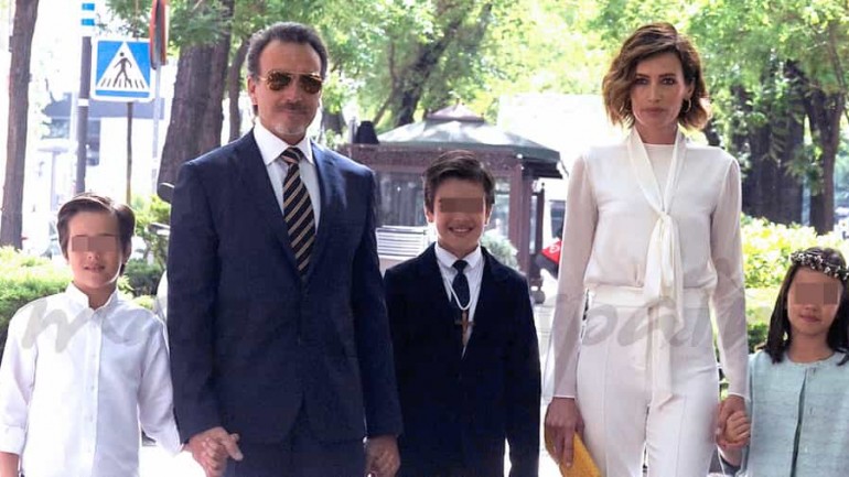 Nieves Álvarez, lección de estilo en la Comunión de su hijo Adriano