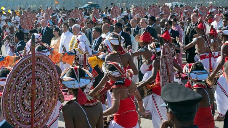 El Papa Francisco y los elefantes