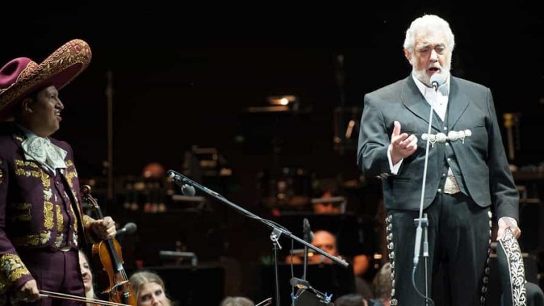 Plácido Domingo a dúo con los «mariachi»