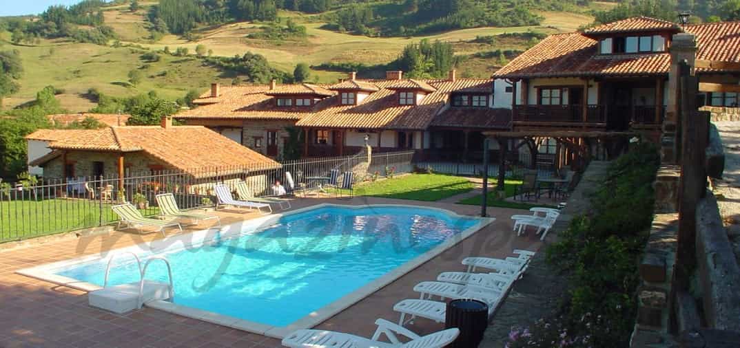 Piscina y barbacoa, lo más buscado en turismo rural