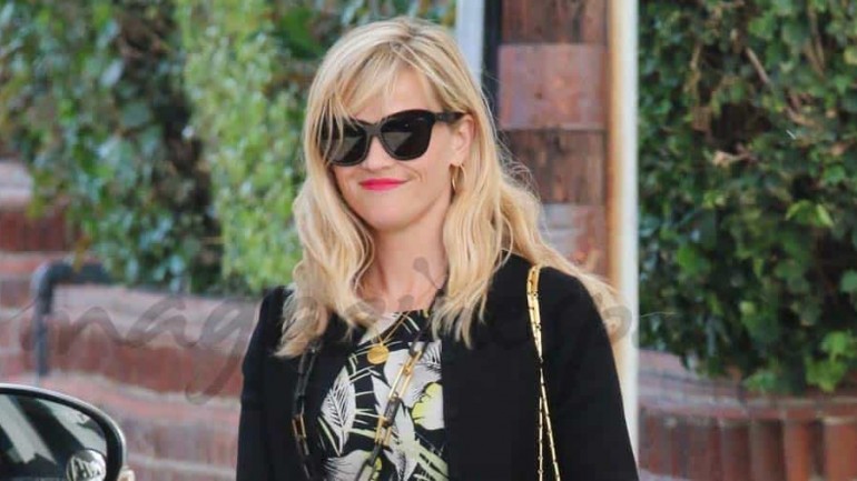 A Reese Witherspoon le gustan las flores