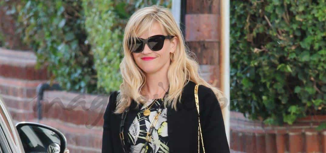 A Reese Witherspoon le gustan las flores