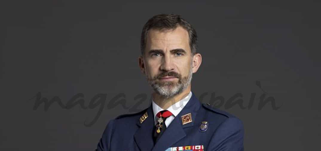 Felipe VI, ya tiene sus fotos oficiales como militar