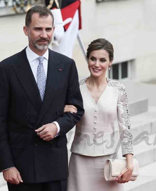 La reina Letizia se adelanta a la primavera