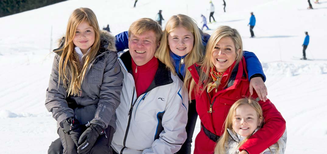 familia real holandesa en la nieve de austriz