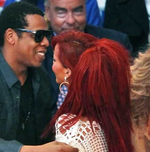 Rihanna se cruza entre Beyoncé y Jay Z