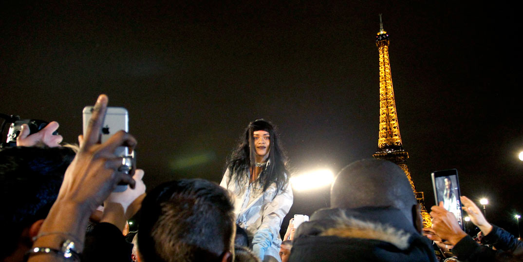Rihanna levanta pasiones en París