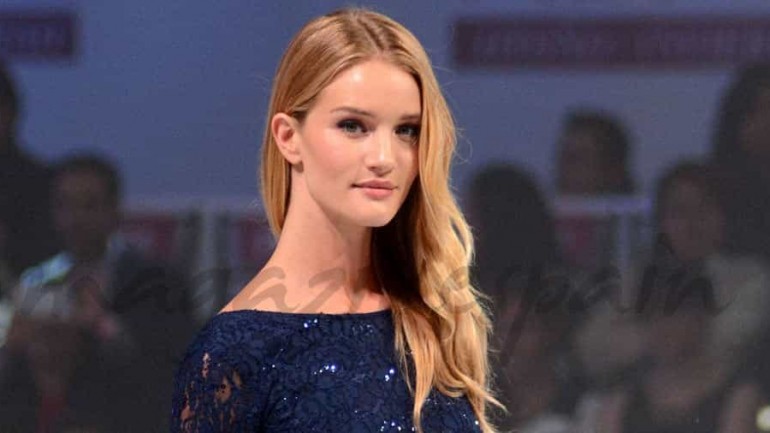 Rosie Huntington Whiteley revoluciona México