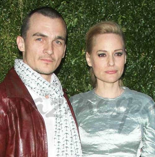 Rupert Friend y  Aimee Mullins, boda a la vista