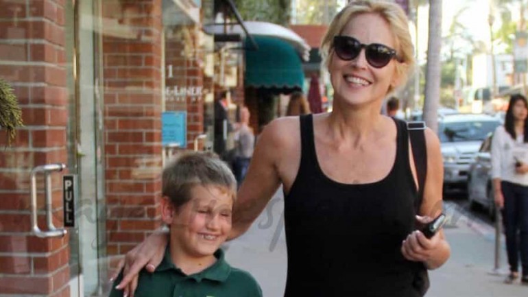 Sharon Stone feliz mamá