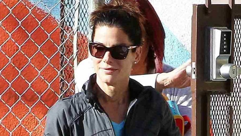 Louis, el hijo de Sandra Bullock, fans de los Beatles