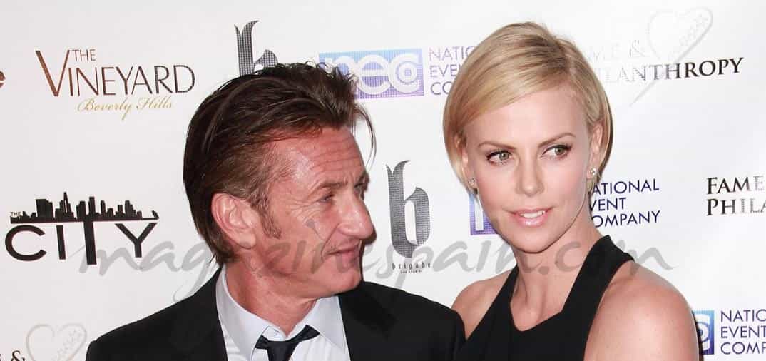 Sean Penn y Charlize Theron ya no ocultan su relación