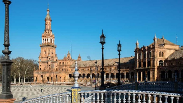 Viaja en el tiempo, vive la antigua híspalis