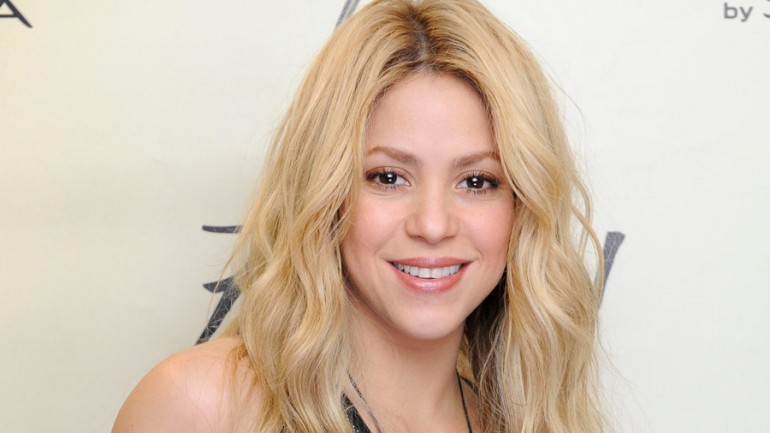 Shakira presenta su fragancia más rockera