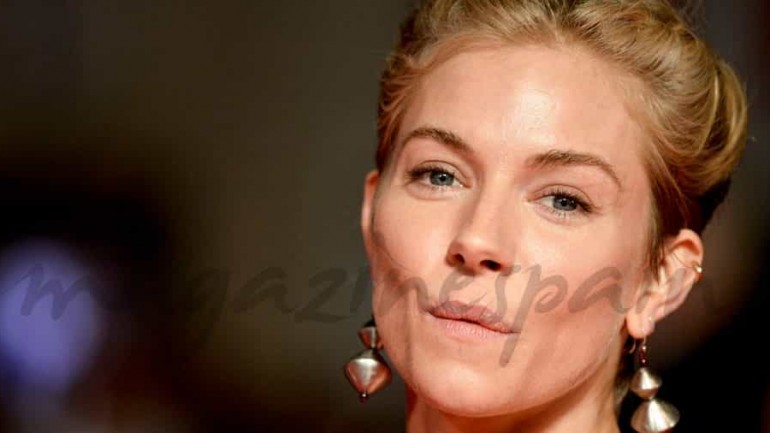 Sienna Miller, diosa griega sobre la alfombra roja