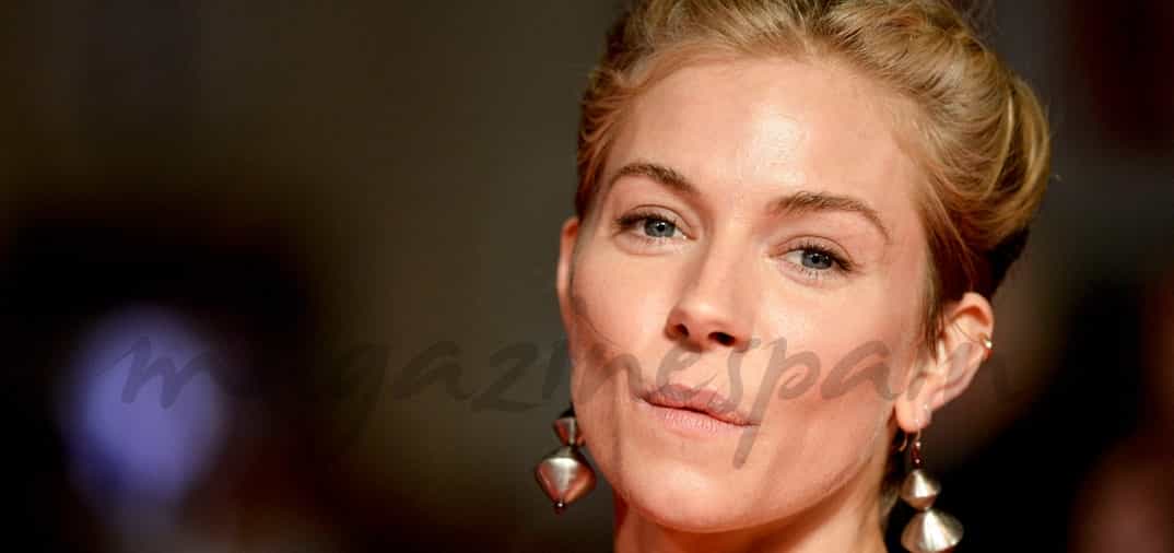 Sienna Miller, diosa griega sobre la alfombra roja