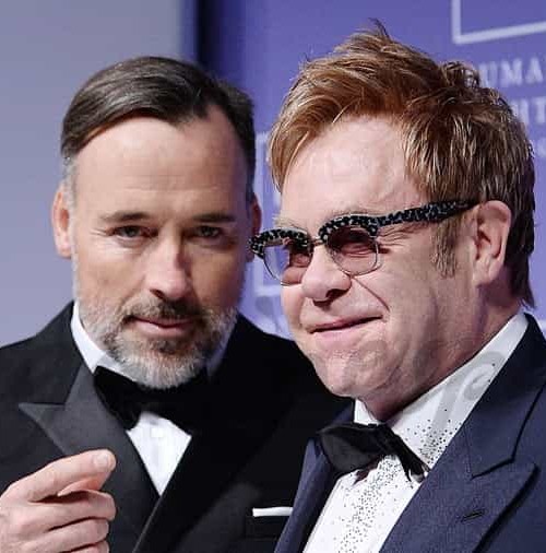 En su casa de Windsor, Sir Elton John y David Furnish se han casado