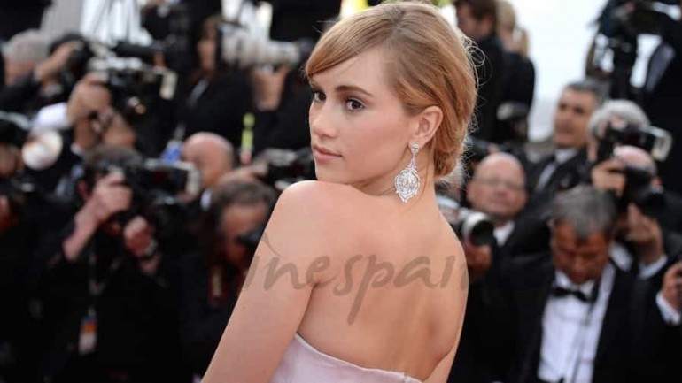 Suki Waterhouse: Los secretos de belleza de una estrella de Cannes