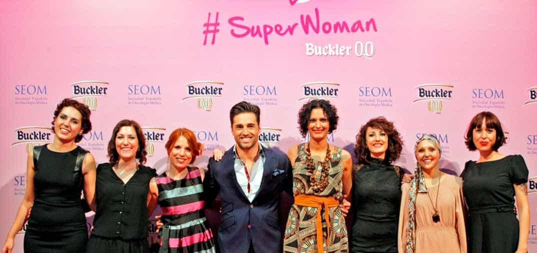 David Bustamante solidario #SuperWoman