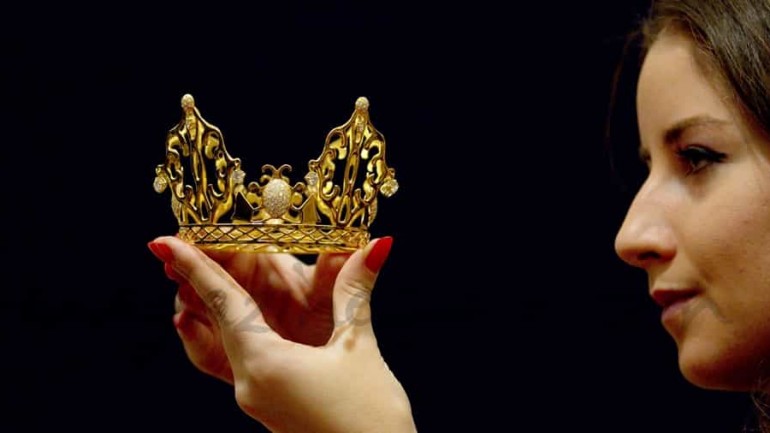 Subasta de la tiara de Victoria Beckham