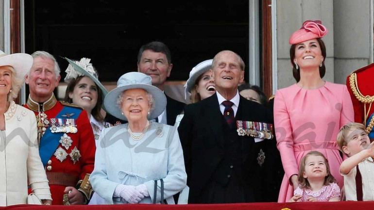 El príncipe George y la princesa Charlotte, protagonistas de la Trooping The Colour