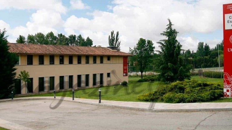 Primera escuela mundial de modelos, en una Universidad