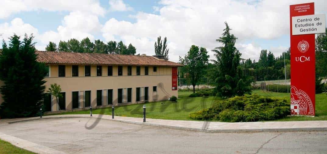 Primera escuela mundial de modelos, en una Universidad