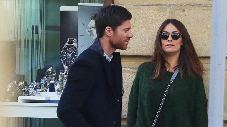 Xavi Alonso y Nagore Aramburu, vacaciones en su tierra