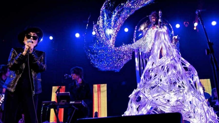 Yoko Ono, Madonna, Pussy Riot, Sean Lenon, Susan Sarandon… con Amnistía Internacional