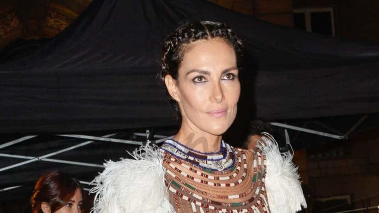 Adriana Abascal estilo étnico en la «París Fashion Week»