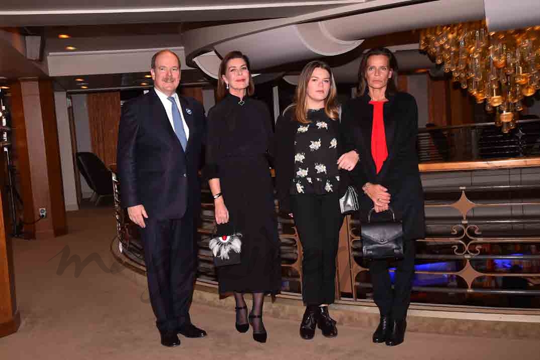 alberto-carolina-estefania-de-monaco-y-camille-gottlieb homenaje a grace kelly