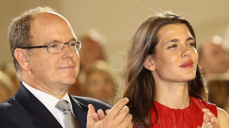El príncipe Alberto y Carlota Casiraghi, presiden el «Gran Prix de Montecarlo»