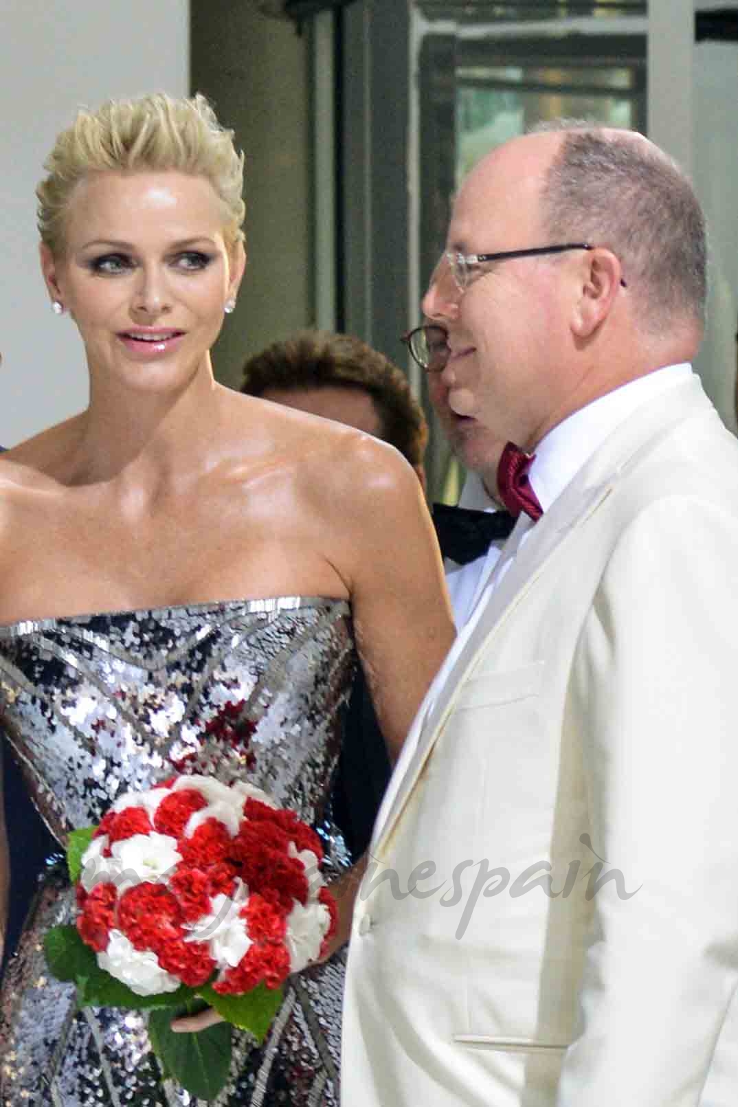 alberto y charlene de monaco en la gala de la cruz roja