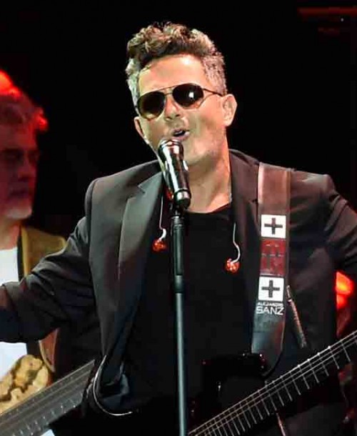 Alejandro Sanz concierto 20º aniversario de «Más», rodeado de sus amigos
