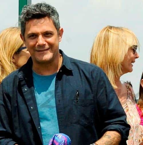 Alejandro Sanz solidario con los niños