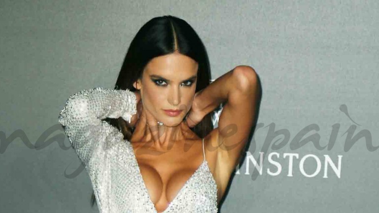 Nieves Álvarez y Alessandra Ambrosio: Duelo de estilos en blanco y negro