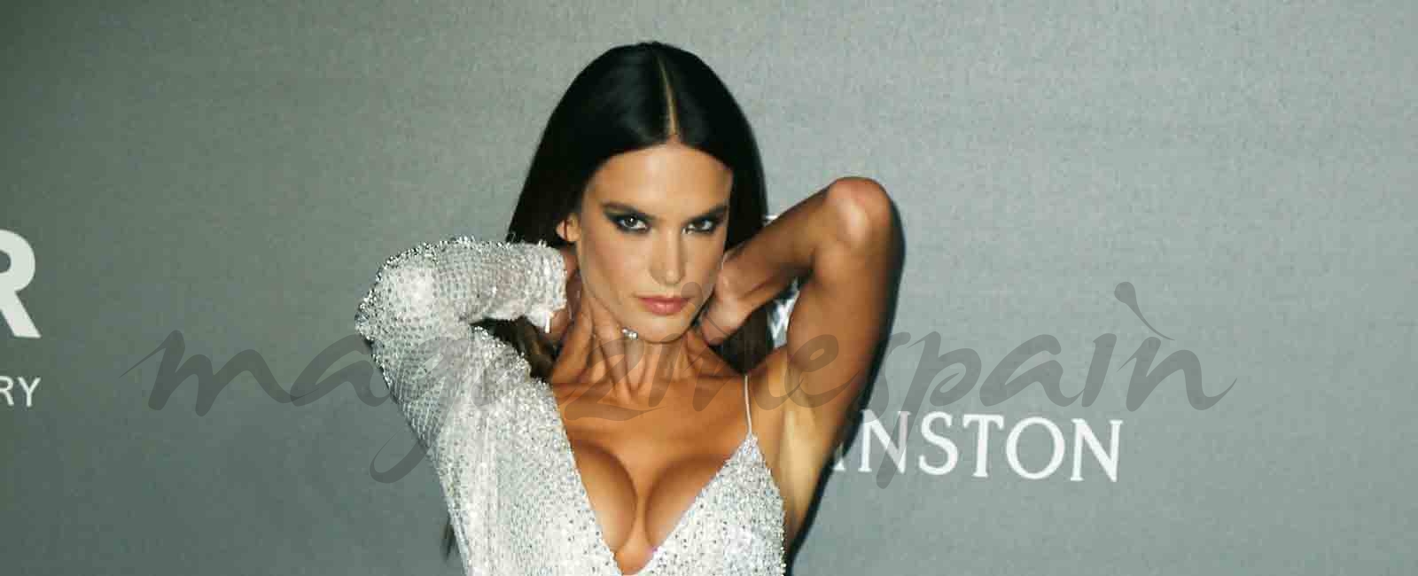 Nieves Álvarez y Alessandra Ambrosio: Duelo de estilos en blanco y negro