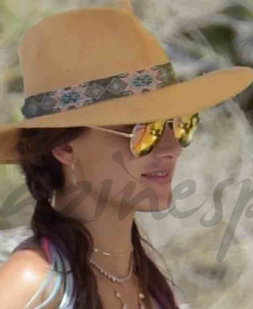 Alessandra Ambrosio y Jamie Mazur vacaciones en Ibiza
