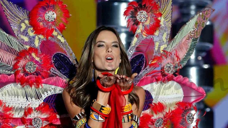 Victoria’s Secret Fashion Show 2017 – VIDEO