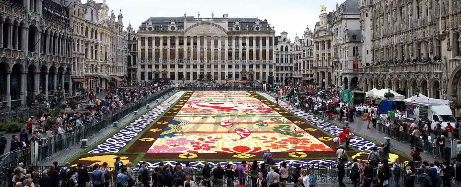 600.000 flores para crear una alfombra