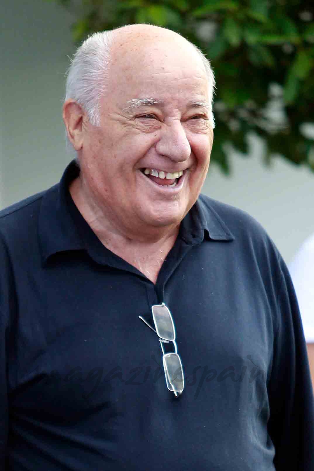 amancio ortega feliz en casas novas