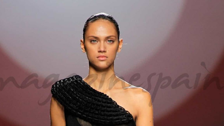 Mercedes Benz Fashion Week Madrid: Amaya Arzuaga Primavera-Verano 2017